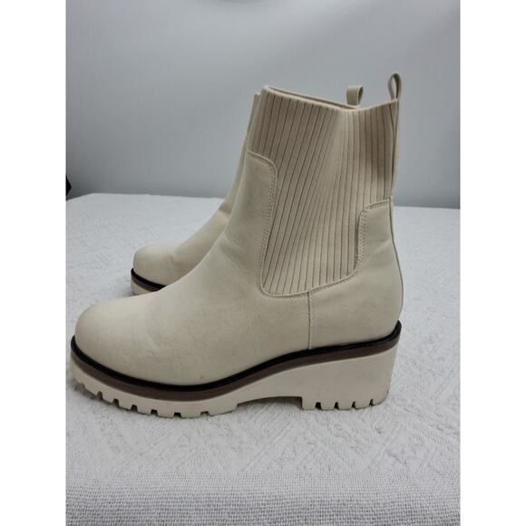 Arula White Boots Sz11W Leather Outsole, A Little Dirty Outside But Clean Inside - Picture 6 of 11